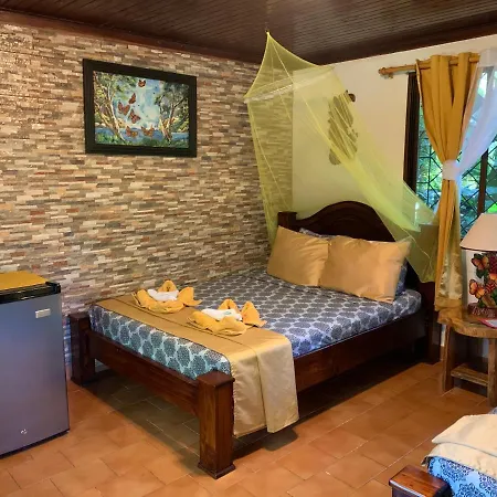 Cabinas Tito Cahuita Exterior photo