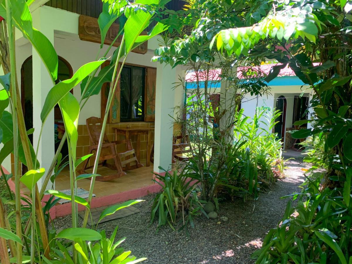 Cabinas Tito Cahuita